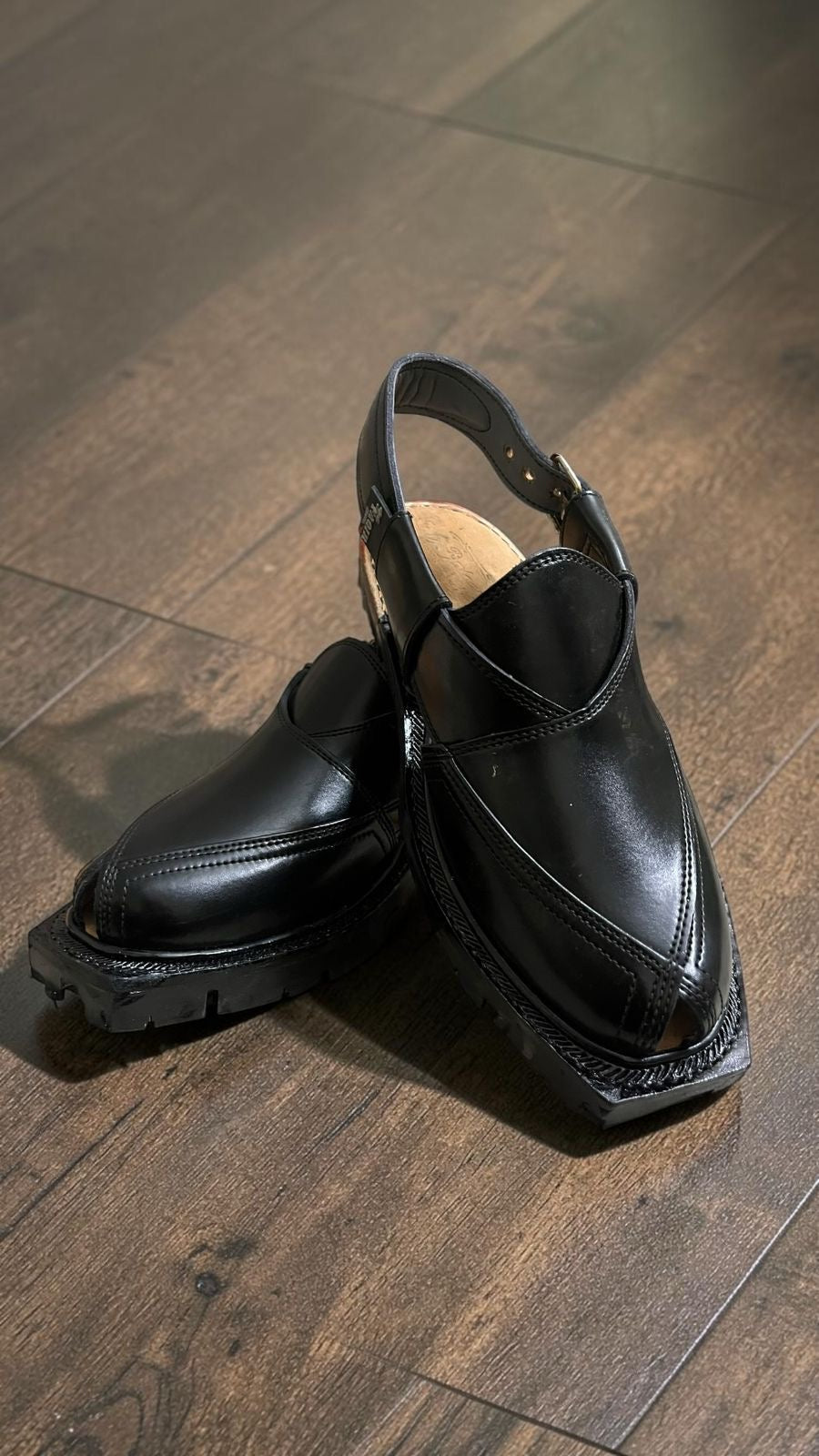 KHAWANS Classic Norozi – Handcrafted Leather Peshawari Chappal